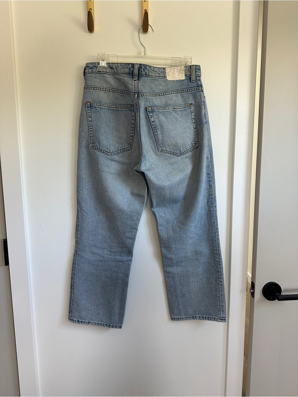 Weekday Voyage Light Wash Straight Crop Jeans - Picture 3 of 5